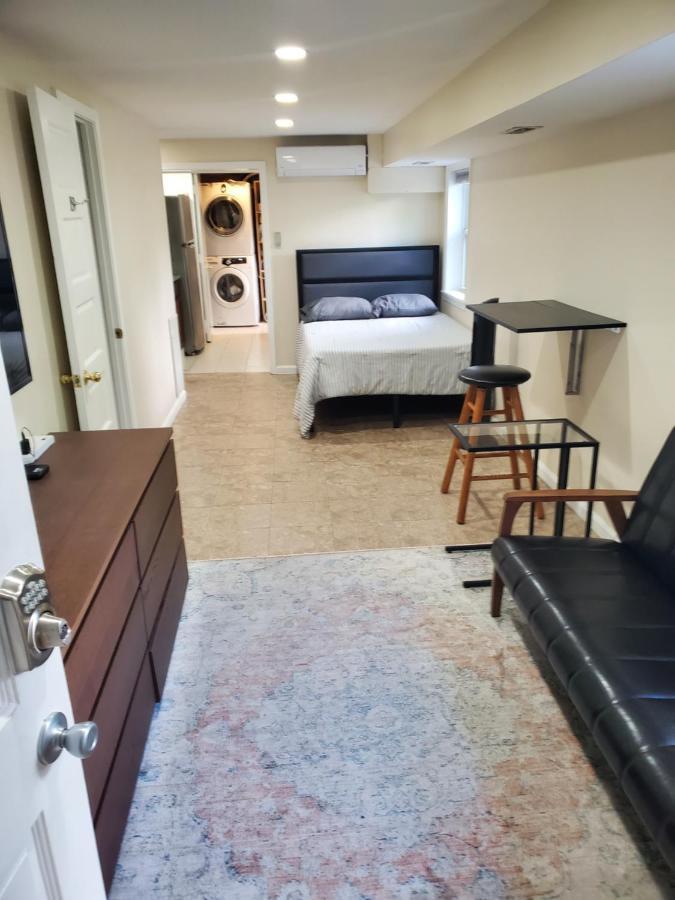 Sts - Single Traveler Studio -Black Door Washington Extérieur photo